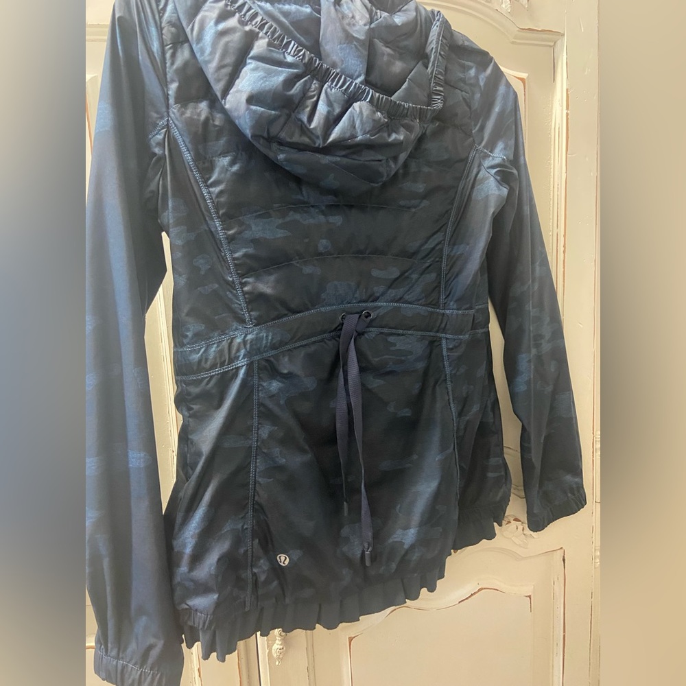 Lululemon Jacket!!